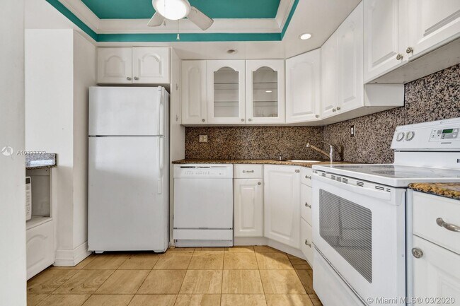 Building Photo - 1775 Washington Ave