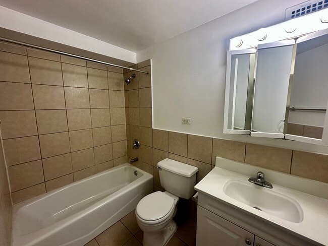 Foto del edificio - 4180 N Marine Dr