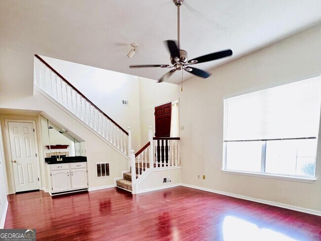 Foto del edificio - 2717 Ashbury Point Ln