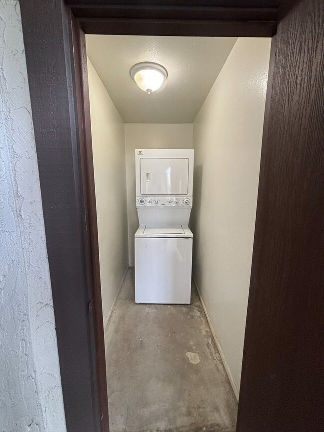 Interior Photo - 104 Brookstone Apartments
