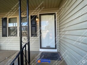 Building Photo - 622 Jasmin Dr