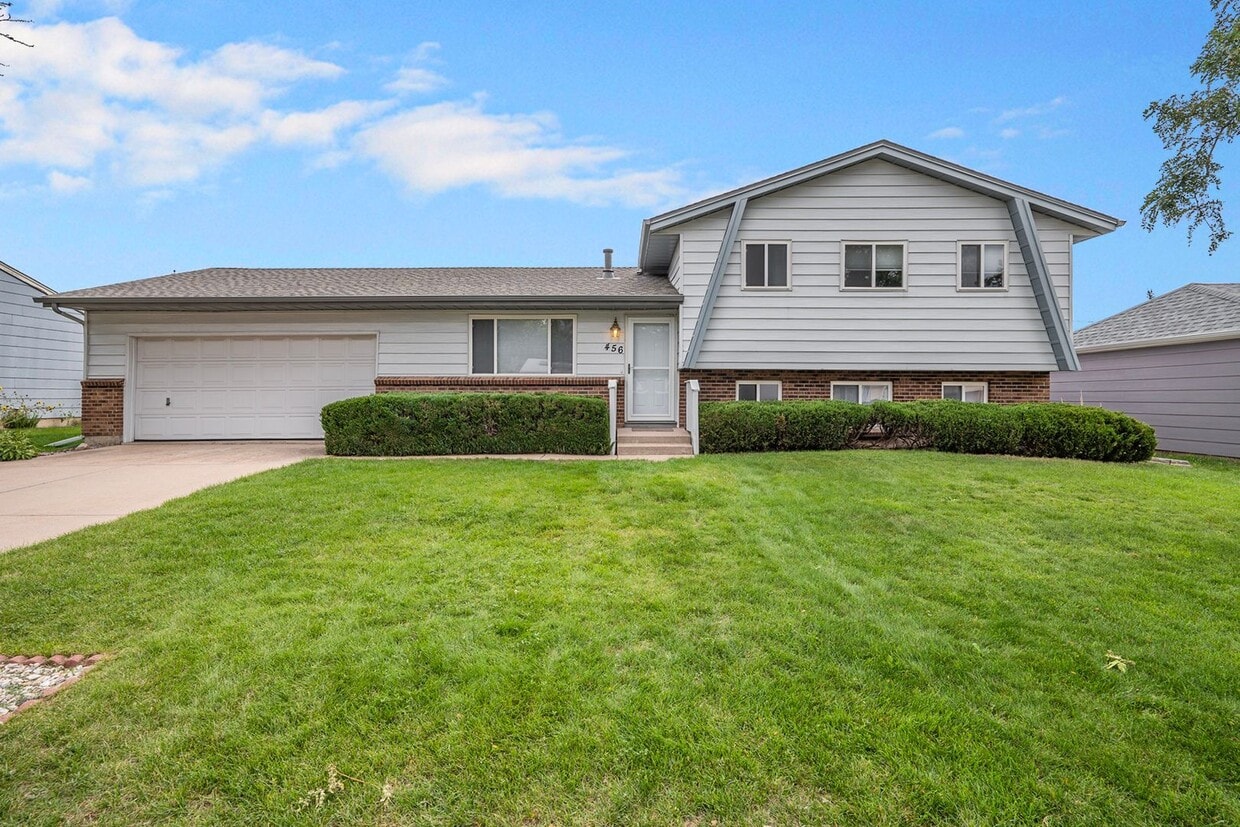 Foto principal - ? Move-in Ready & Fully Renovated! ?