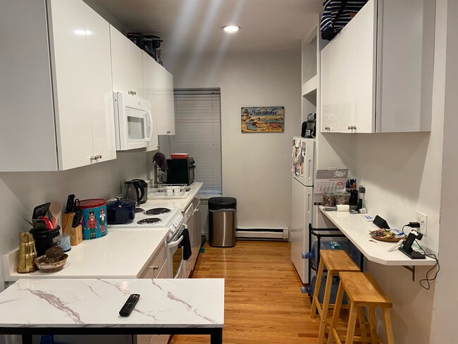 Foto del edificio - 57 Westland Ave