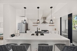 Building Photo - 1704 Tabor St