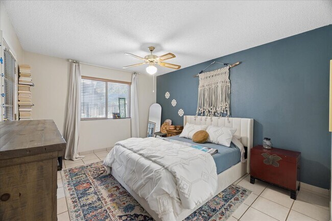 Dormitorio principal - 4150 E Cactus Rd
