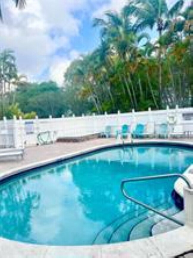 Foto del edificio - 1878 NE 46th St