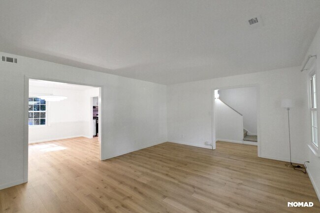 Foto del edificio - 4840 Autumn Leaf Ln