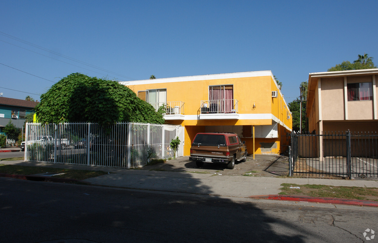 Building Photo - 6212 Cedros Ave