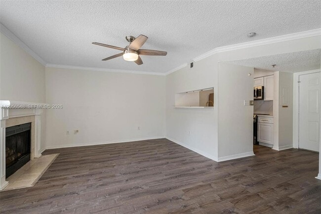 Photo - 1000 W Horatio Street Unit 114 Apartment