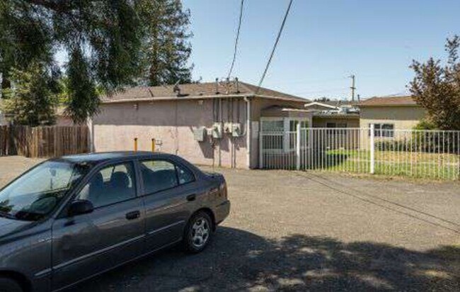 Building Photo - 411 Benicia Rd