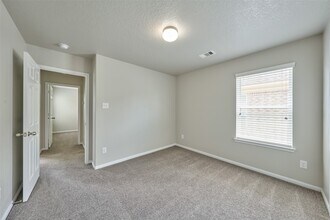 Building Photo - 9935 Knob Hollow Way