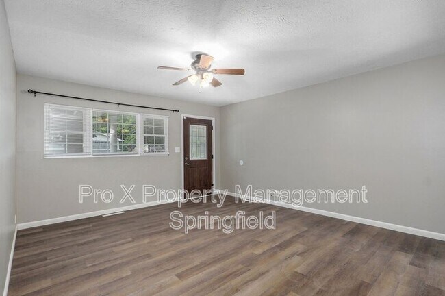 Building Photo - 2137 E Madison St