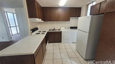 Building Photo - 95-2040-2040 Waikalani Pl