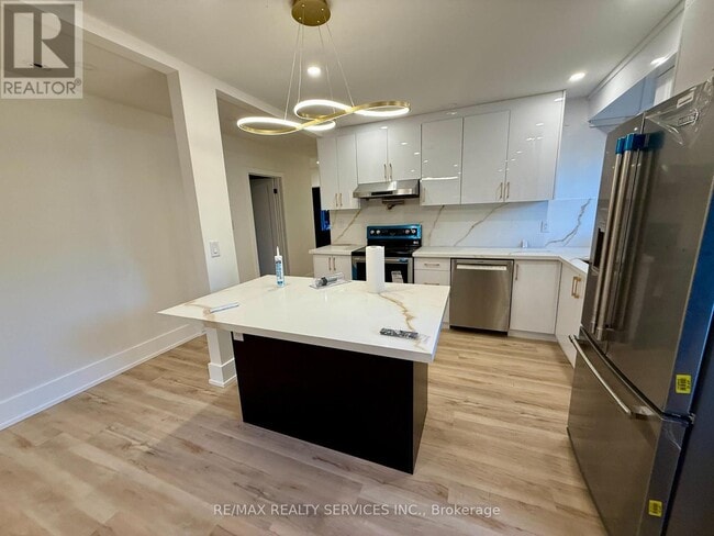 Building Photo - 598 Wildwood Dr