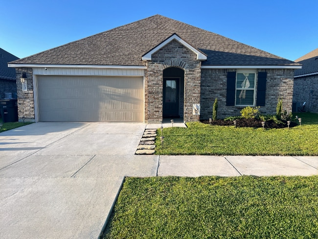 Building Photo - 713 Correns Ln