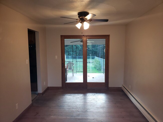 Building Photo - 262 N Duffy Rd