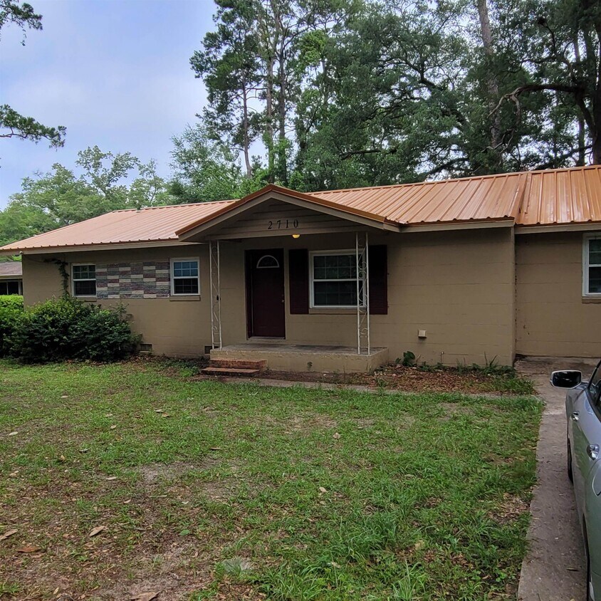 Primary Photo - 2710 Mc Elroy St