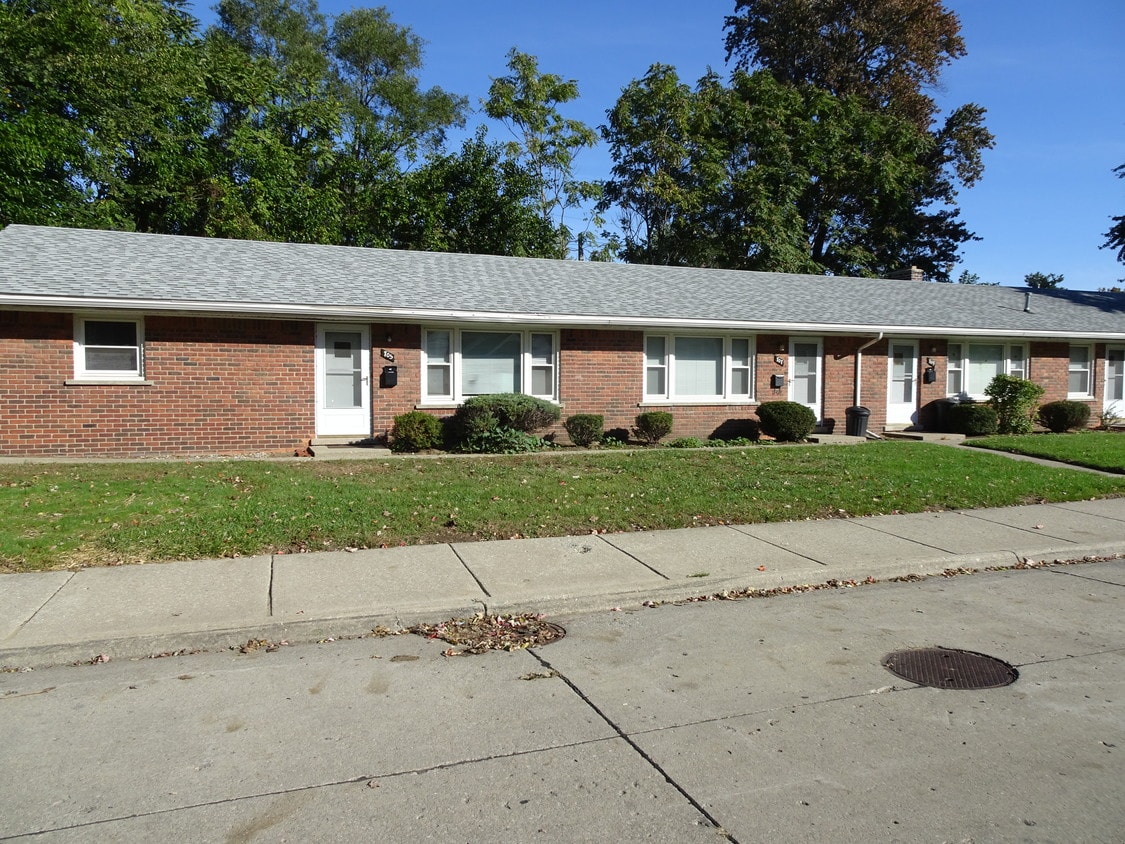 Primary Photo - 705 E University Ave