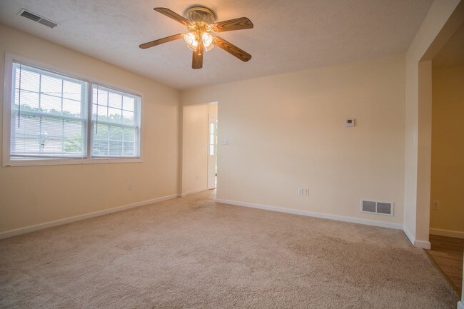 Building Photo - 3 br, 2 bath House - 872 Tremont Street