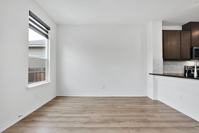 Foto del edificio - Charming 3 Bed 2.5 Bath Home in Tierra Buena with Community Amenities!