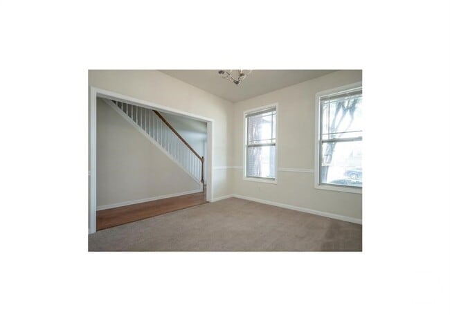 Building Photo - 304 Ridge Pointe Drive