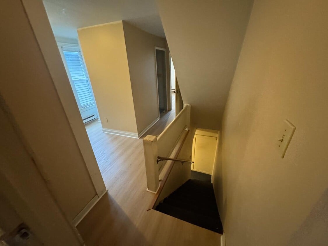 Primary Photo - 379 E 3rd St