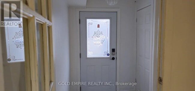 Building Photo - 1999 Carrera Ln