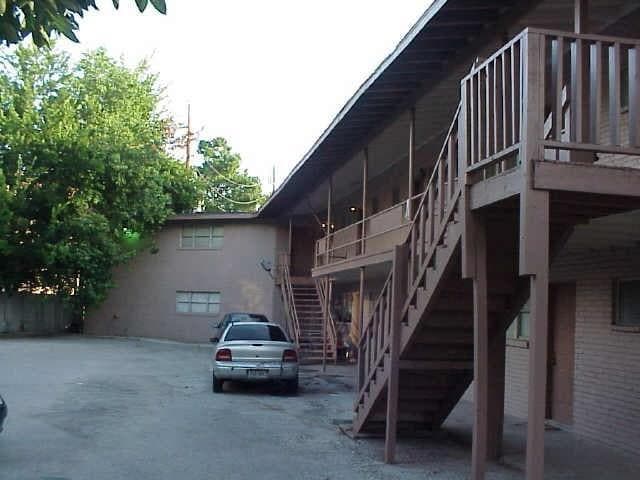 Building Photo - 8 Briar Dale Ct