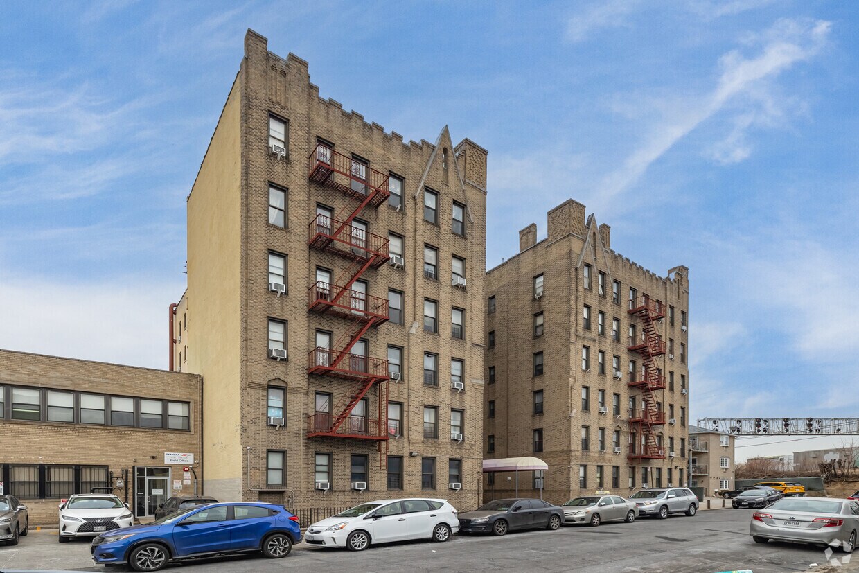 Building Photo - 3930 59th St
