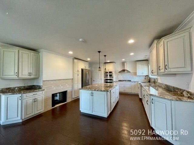 Foto del edificio - 5092 Harwood Rd