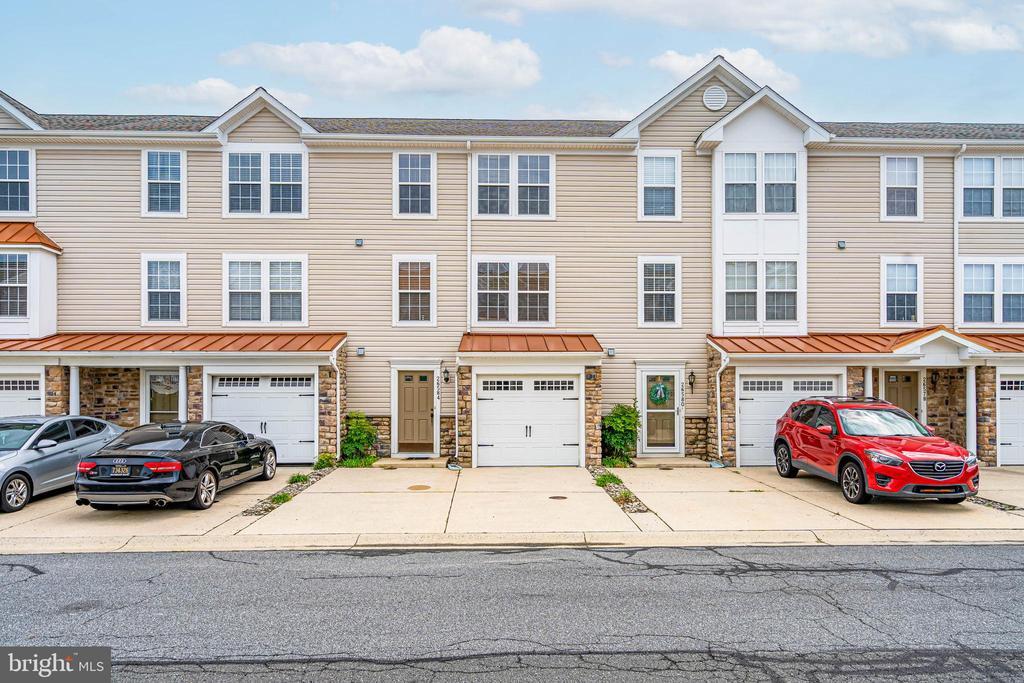 Primary Photo - 26584 Raleigh Rd