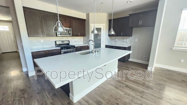 Foto del edificio - 17848 Eastman Ct