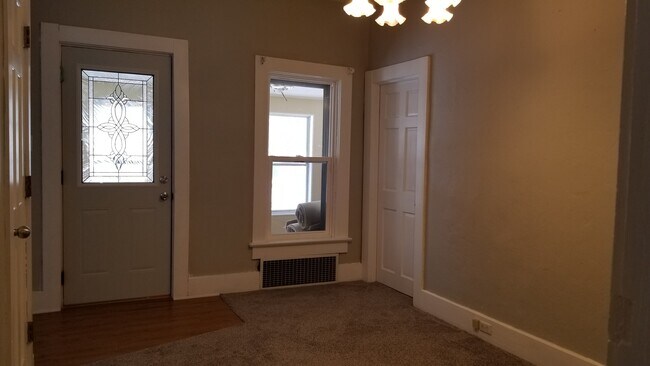 Building Photo - 1057 Reynolds St