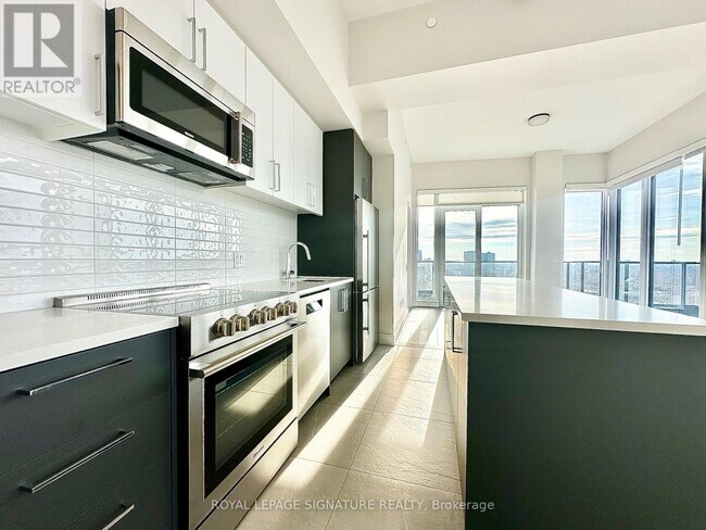 Photo du bâtiment - 2525 Bathurst St