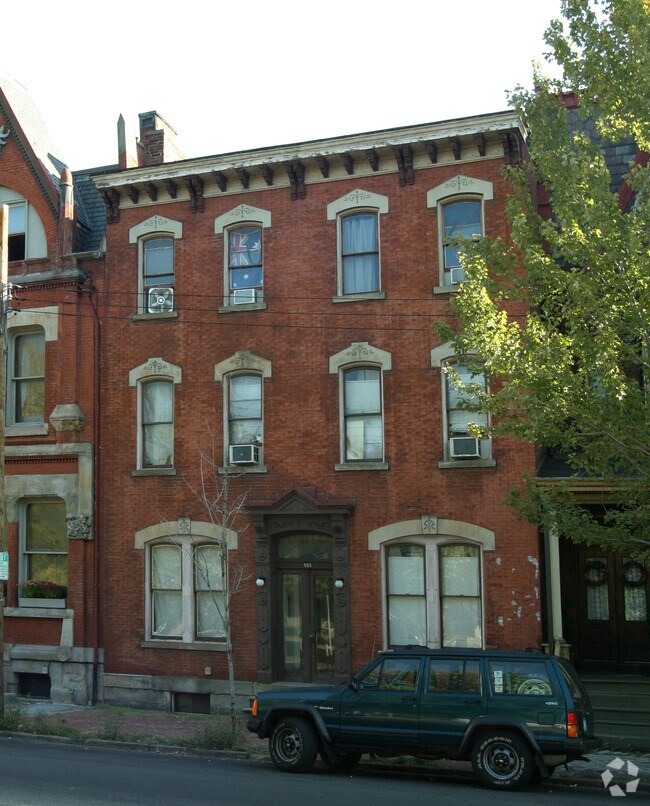 Foto del edificio - 908 Cedar Ave