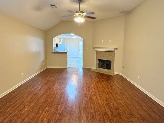 Building Photo - Now Leasing A 3 Bedroom 2 Bath home in Cor...