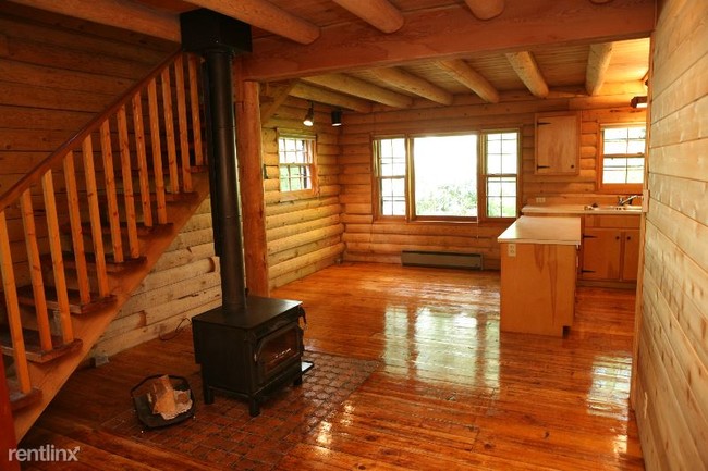 Building Photo - 2 br, 1.5 bath House - 702 Harvest Rd