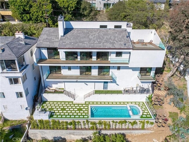 Foto del edificio - 8566 Hollywood Blvd