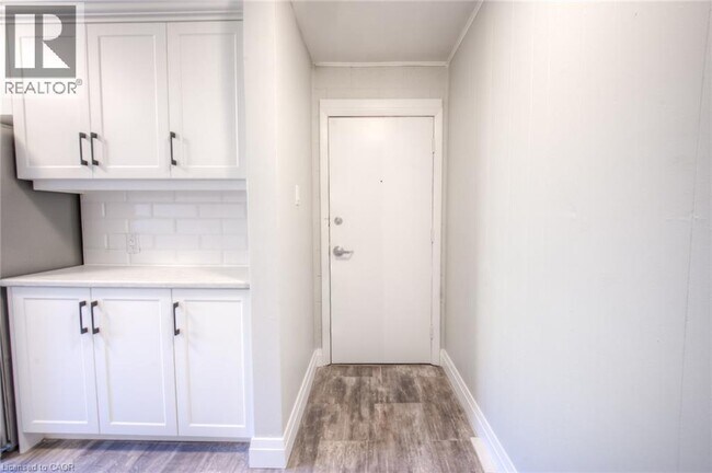 Photo du bâtiment - 158 Erb St E