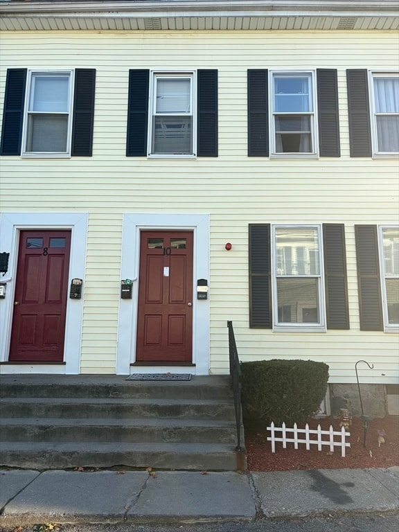 Building Photo - 10 Exchange Ct