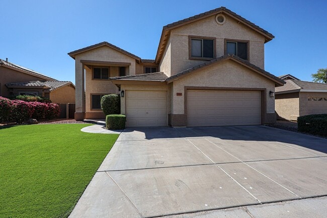 Building Photo - Majestic 5 BD/3BA/3 car garage home with P...