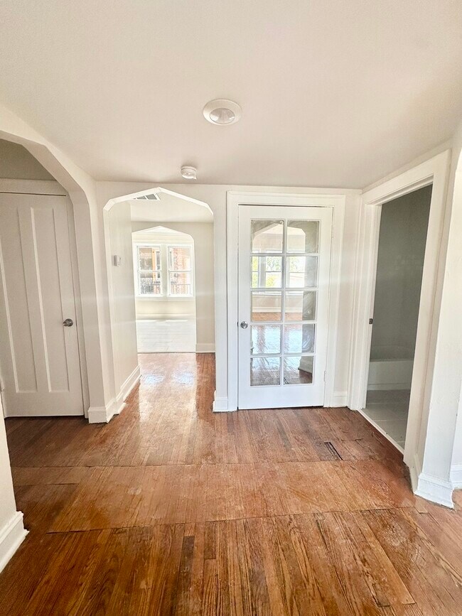 Foto del edificio - 1154 N Lawndale Ave
