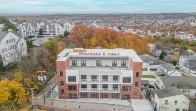 Building Photo - 318 Dixon Ave