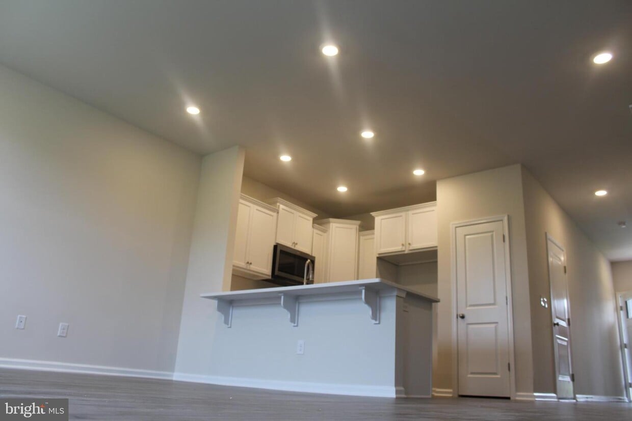 11 Katherine Dr, Burlington, NJ 08016 Townhome Rentals in Burlington