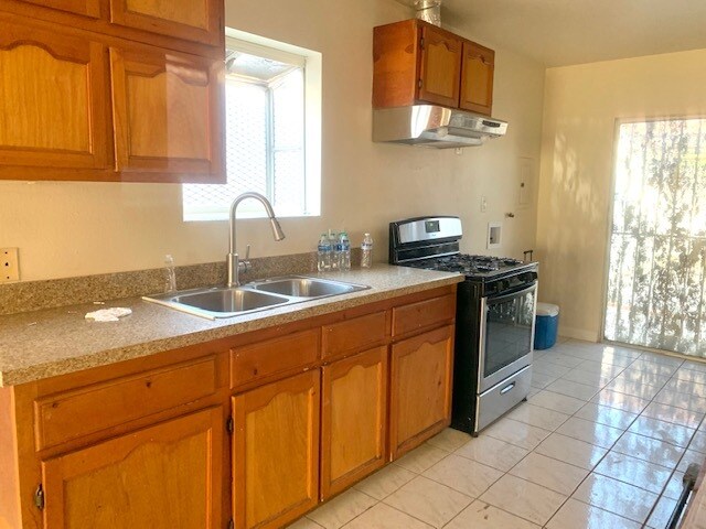 Foto del edificio - 8124 S Normandie Ave