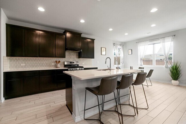 Foto del edificio - 11807 Clayton Creek Ave