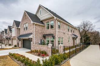 Building Photo - 100 Claire Dr