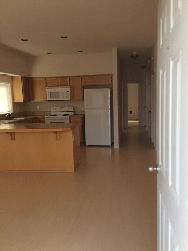 Foto del edificio - APPLICATION PENDING - 2208 Jakob St