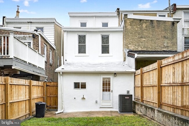 Building Photo - 153 Hermitage St