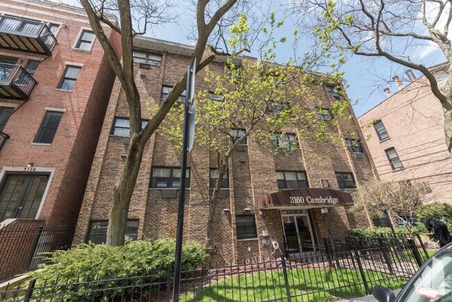 Foto del edificio - 3166 N Cambridge Ave